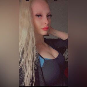 Meet your Posher, Laurie-Ève